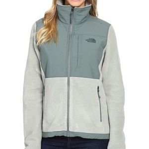 Sold NWT The North Face Denali 2 Jacket, Size XL